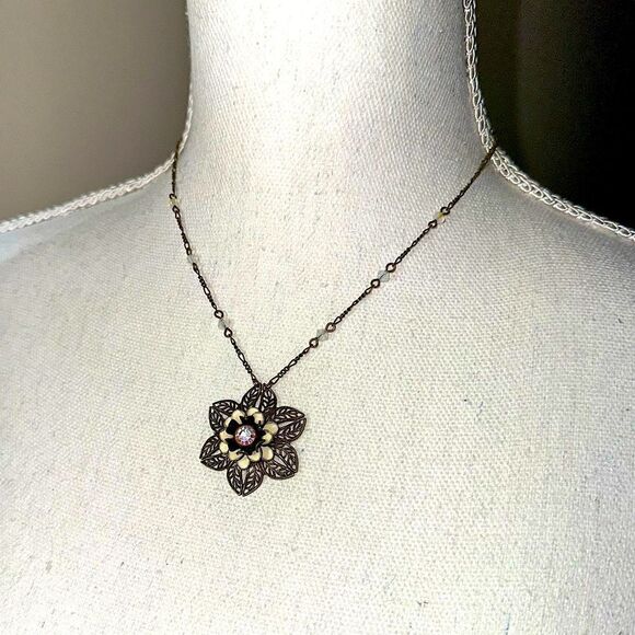 Liz Palacios SF Crystal and Enamel Flower Antiqued Brass Necklace Size 18” - Picture 2 of 10